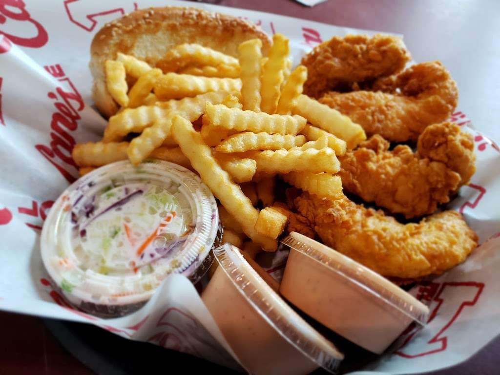 Raising Canes Chicken Fingers | 8771 N Ambassador Dr, Kansas City, MO 64154, USA | Phone: (816) 584-0502