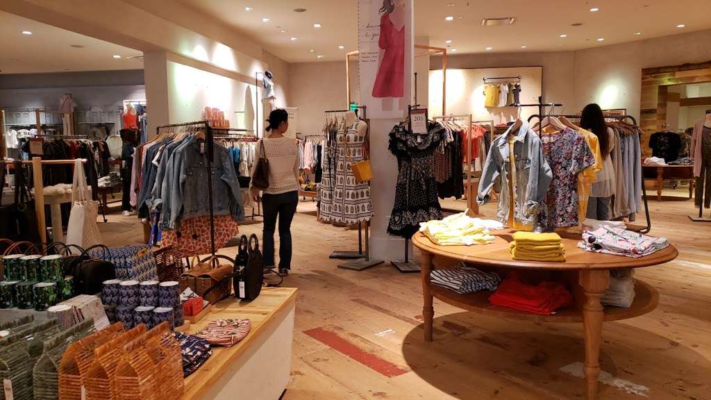 Anthropologie | 4525 La Jolla Village Dr #D-11, San Diego, CA 92122, USA | Phone: (858) 558-3007