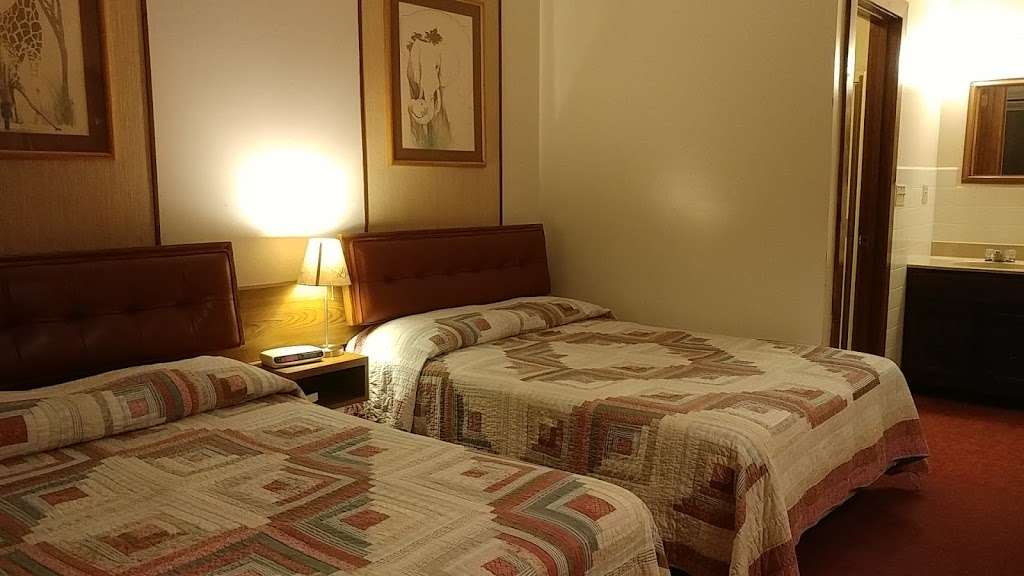 Lakeview Motel | 3532 WI-50, Delavan, WI 53115, USA | Phone: (262) 728-4487