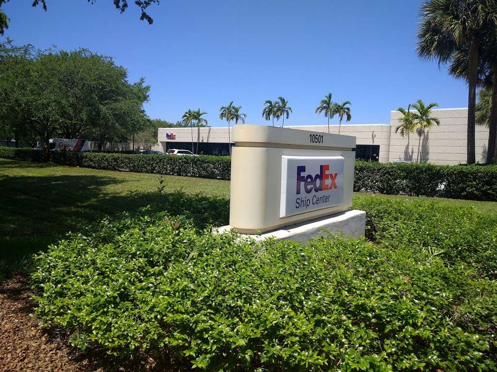 FedEx Ship Center | 10501 Commerce Pkwy, Miramar, FL 33025, USA | Phone: (800) 463-3339