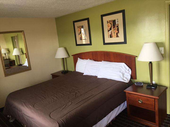 Kentland Motel | 401 N 7th St, Kentland, IN 47951, USA | Phone: (219) 474-6335