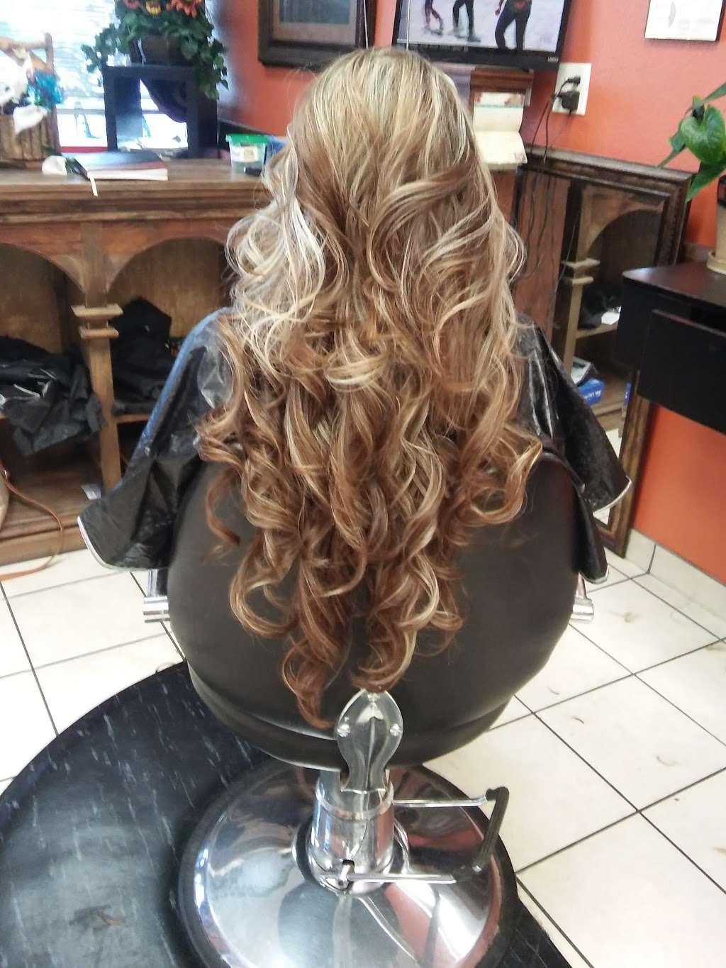 Bella,s Hair Salon | 9550 W Van Buren St ste 15, Tolleson, AZ 85353, USA | Phone: (623) 385-5171