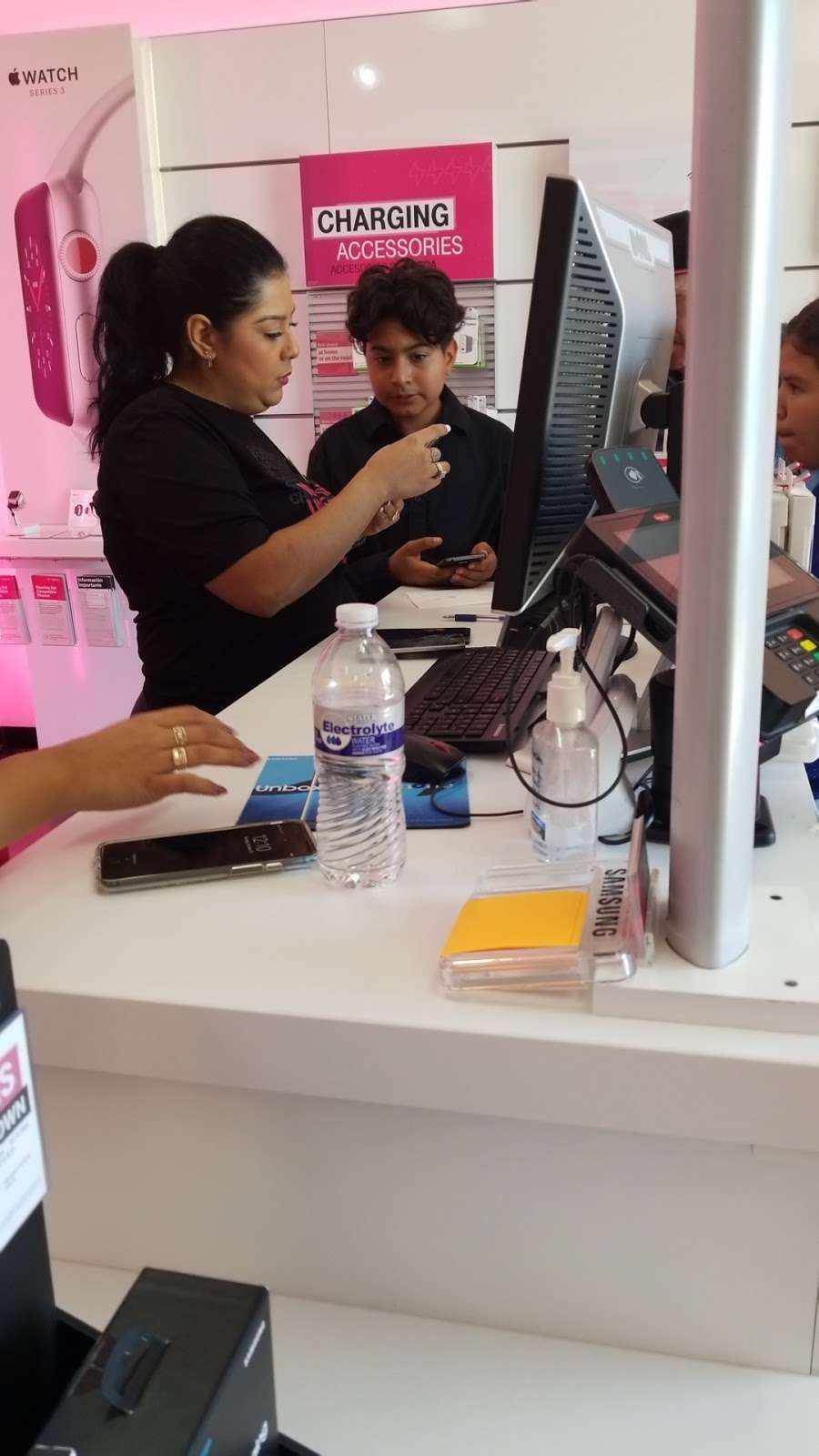 T-Mobile | 658 Bloomington Ave, Rialto, CA 92376 | Phone: (909) 562-4174