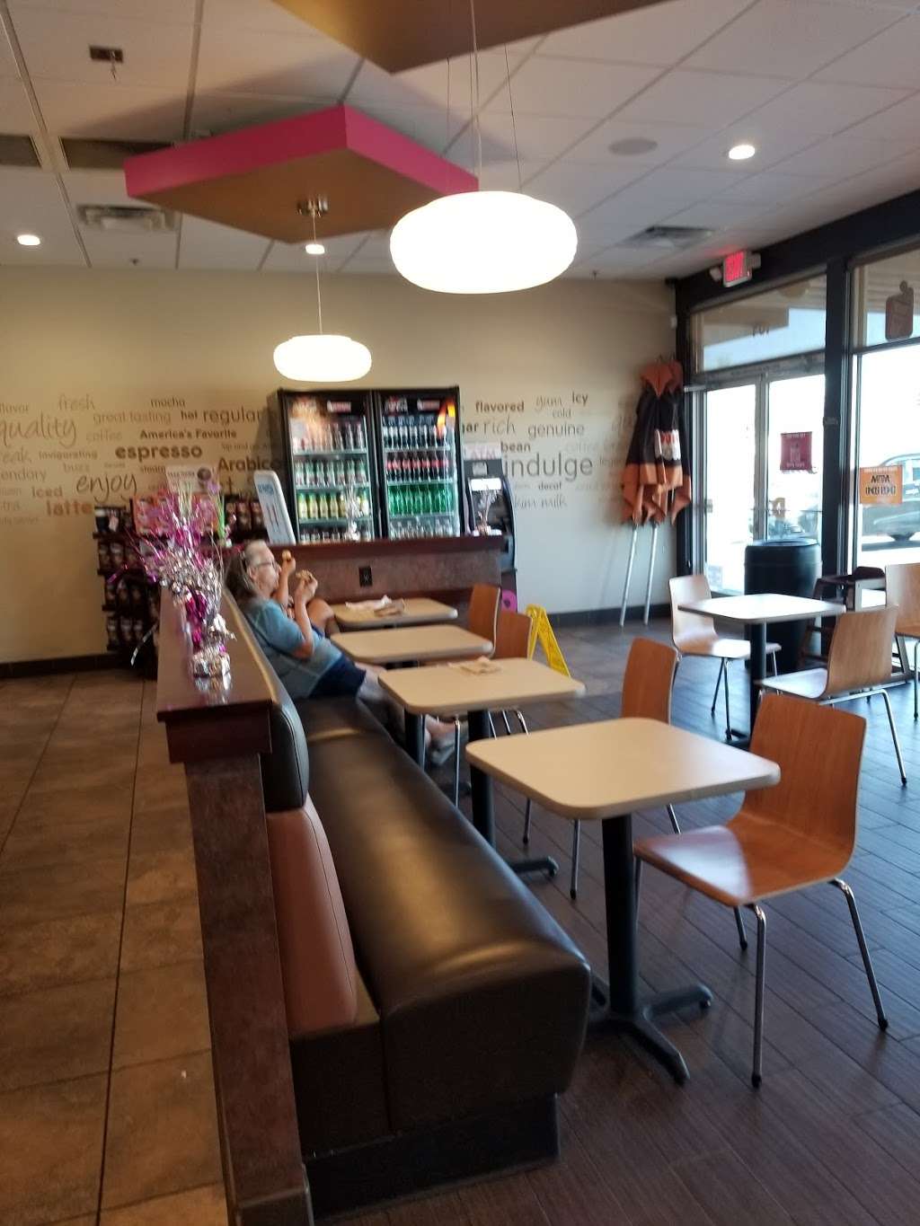 Dunkin | 1025 N 67th Ave Suite 5, Phoenix, AZ 85043, USA | Phone: (623) 208-5055