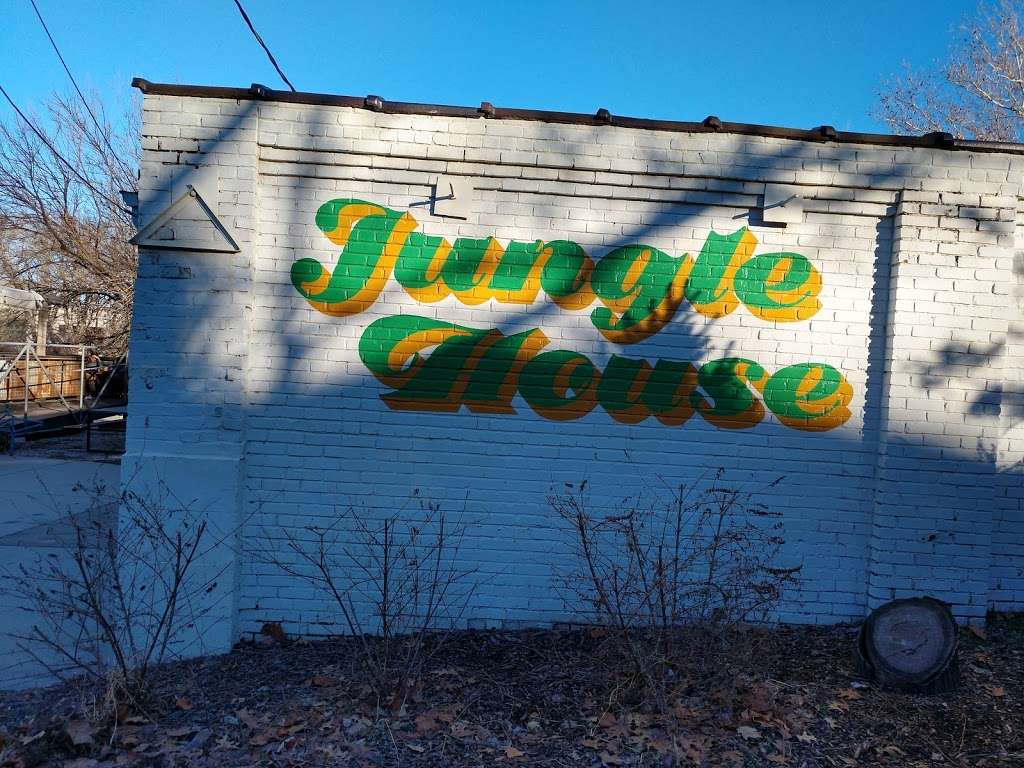 Jungle House | 924 Delaware St, Lawrence, KS 66044, USA | Phone: (785) 424-7475