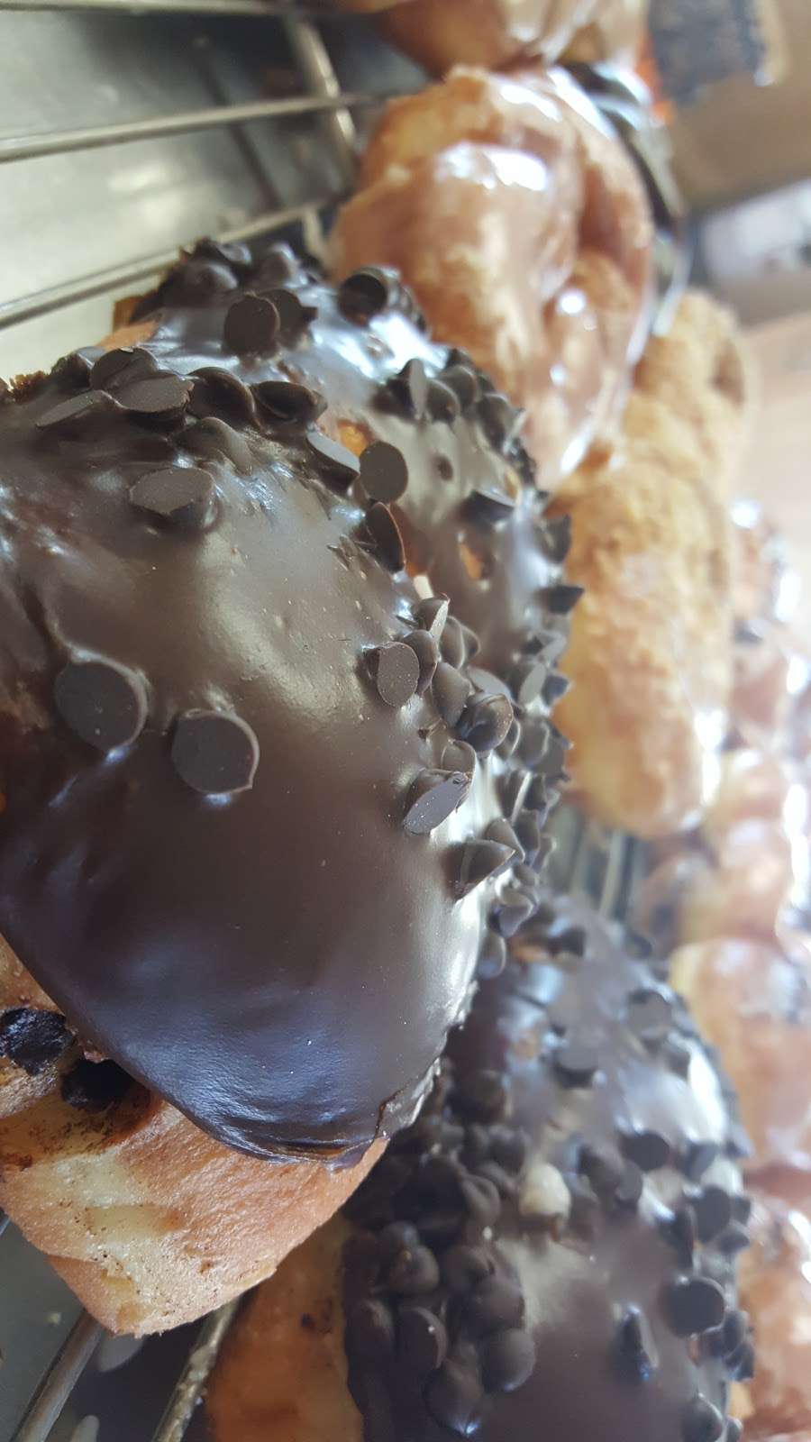 Donut Cravings | 17132 Van Buren Boulevard, Riverside, CA 92504, USA | Phone: (951) 789-8324