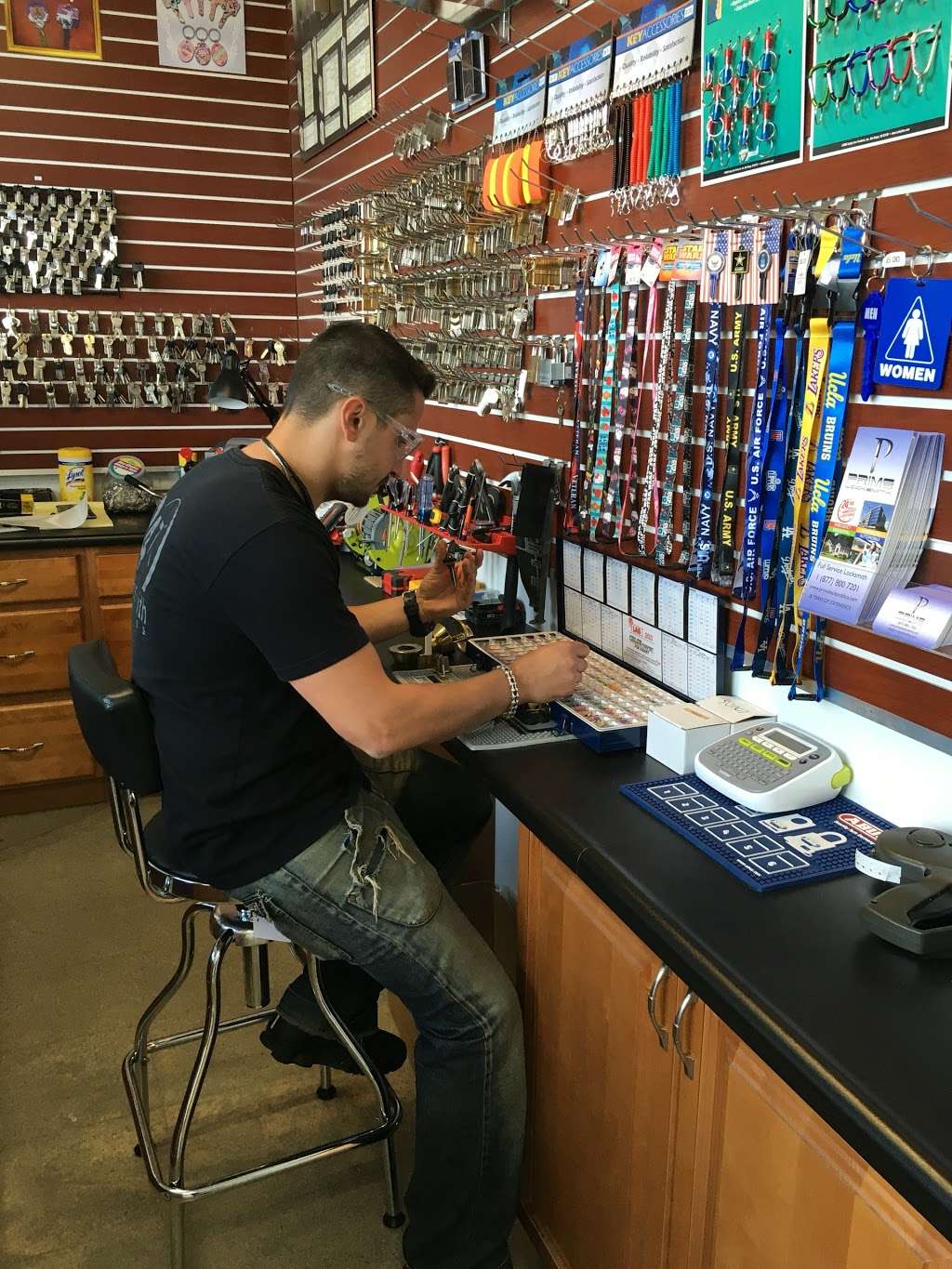 Prime Locksmith | 14107 Burbank Blvd, Van Nuys, CA 91401, USA | Phone: (877) 800-7201