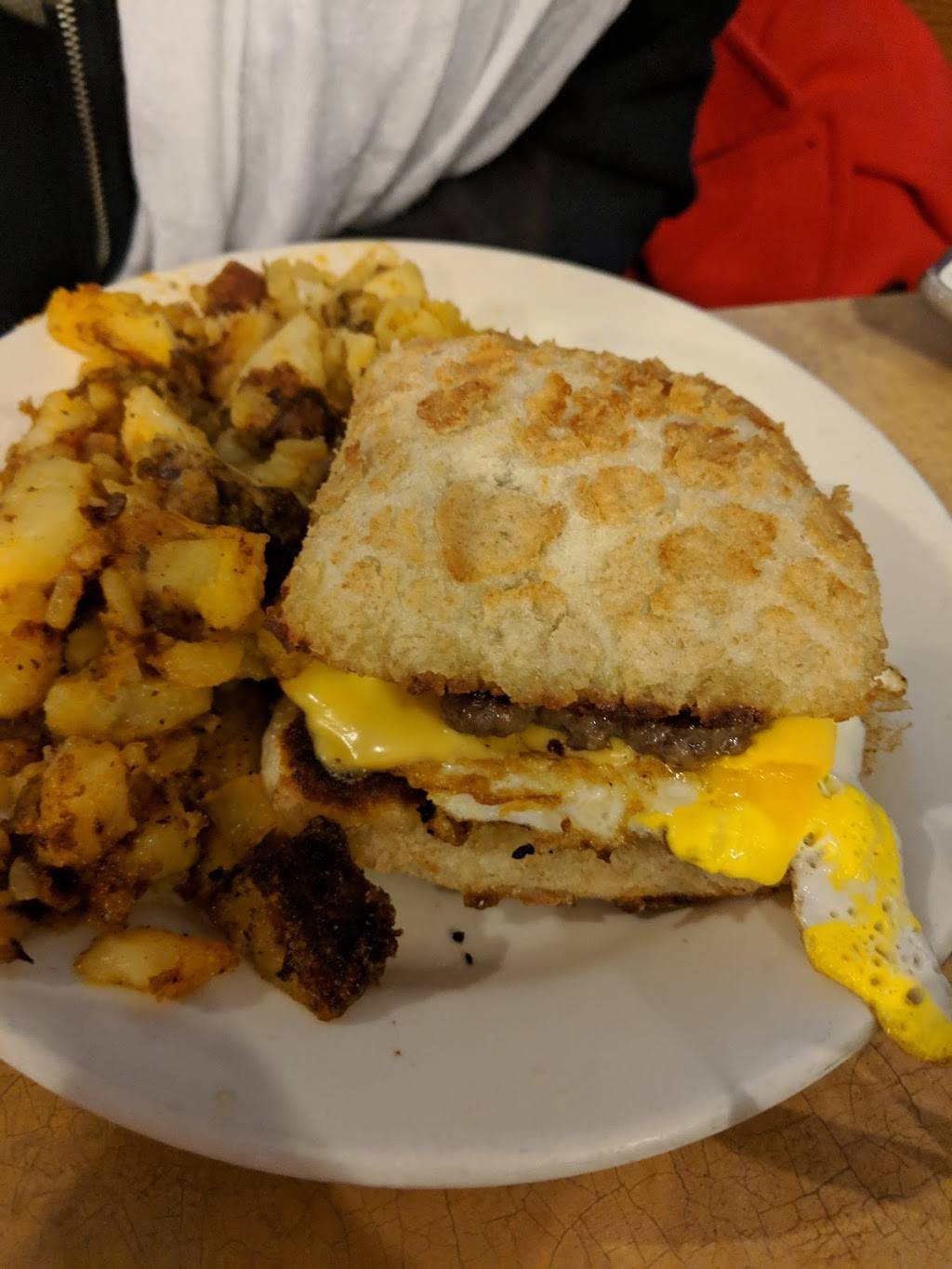 Breakfast at Shellys | 740 E Warrington Ave, Pittsburgh, PA 15210, USA | Phone: (412) 245-6785