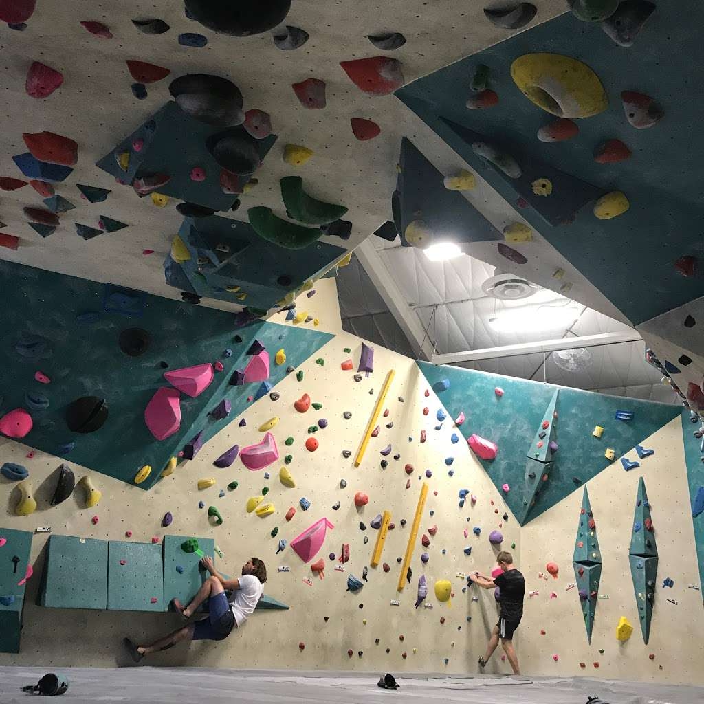 Grotto Climbing & Yoga | 4460 Alvarado Canyon Rd, San Diego, CA 92120, USA | Phone: (619) 283-2105