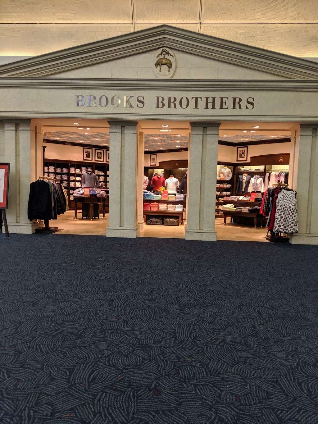 Brooks Brothers | 5300 S Howell Ave, Milwaukee, WI 53207 | Phone: (414) 489-1568