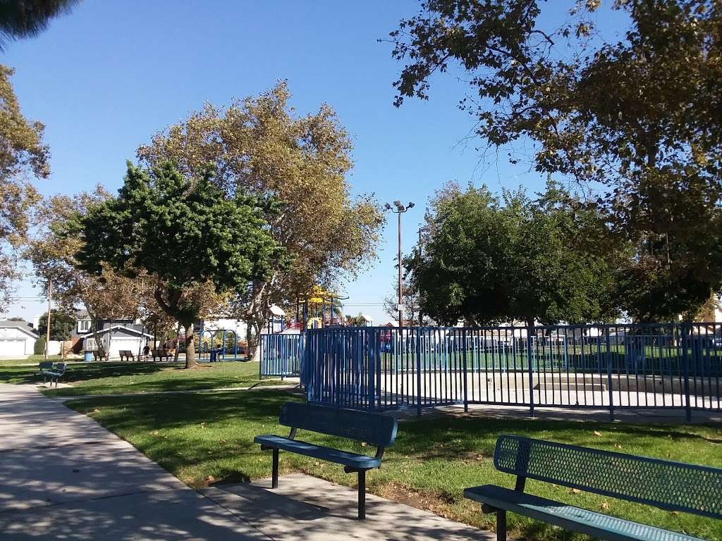 Calas Park | 1000 E 220th St, Carson, CA 90745 | Phone: (310) 518-3565