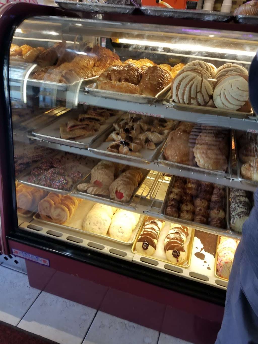 Calibella Bakery & Piqueteadero | 164 Wyckoff Ave, Brooklyn, NY 11237 | Phone: (718) 497-3614