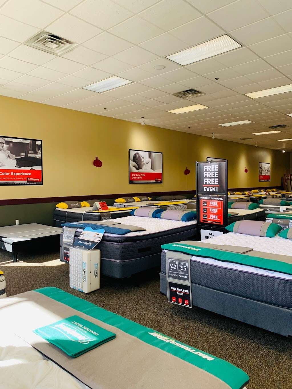 Mattress Firm Quartermaster Plaza | 2304 W Oregon Ave, Philadelphia, PA 19145, USA | Phone: (215) 336-3700