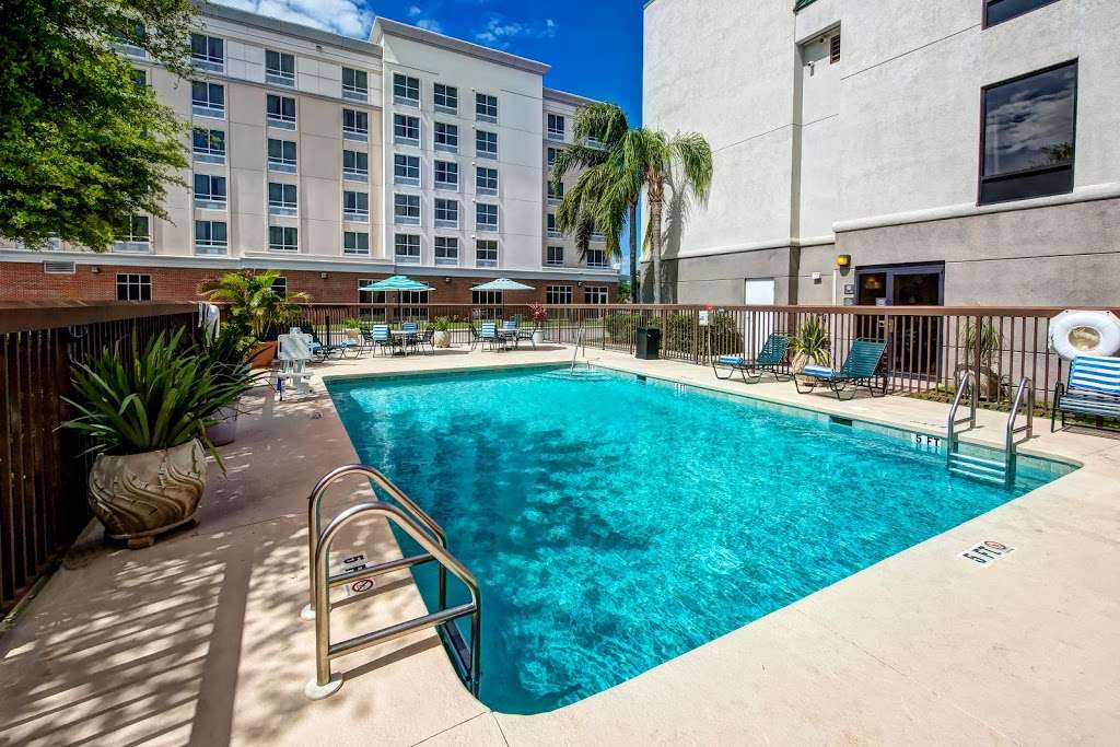 Hampton Inn Winter Haven | 202 Cypress Gardens Blvd, Winter Haven, FL 33880 | Phone: (863) 299-9251