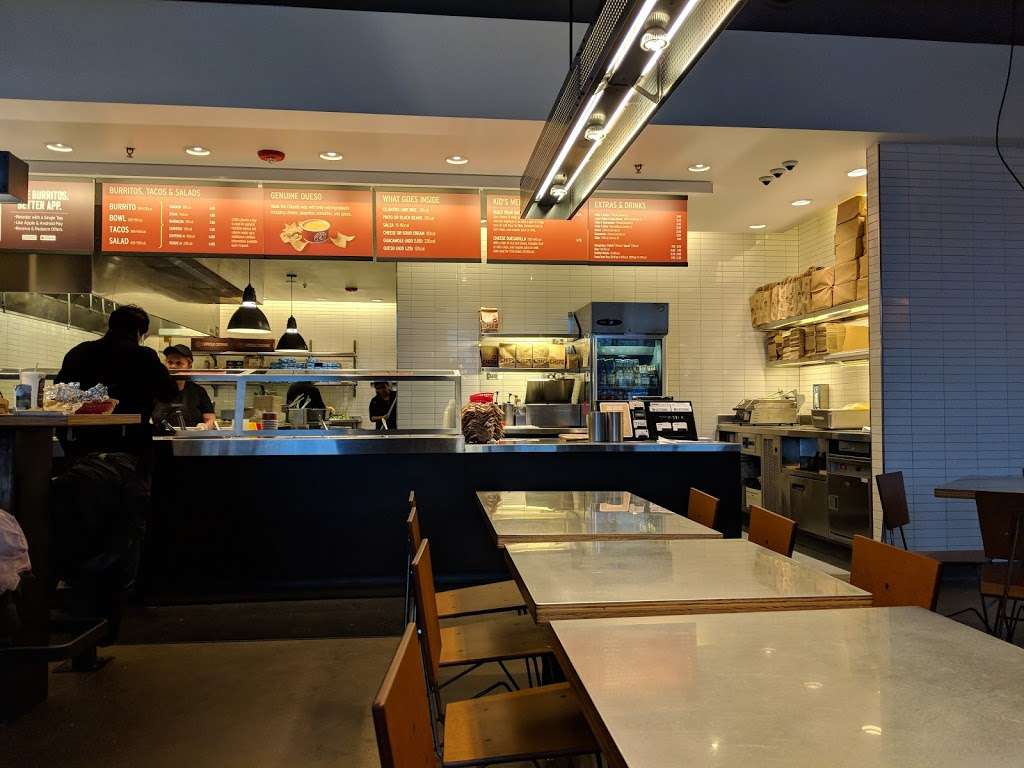 Chipotle Mexican Grill | 3846 Willow Rd, Glenview, IL 60025, USA | Phone: (847) 513-0016