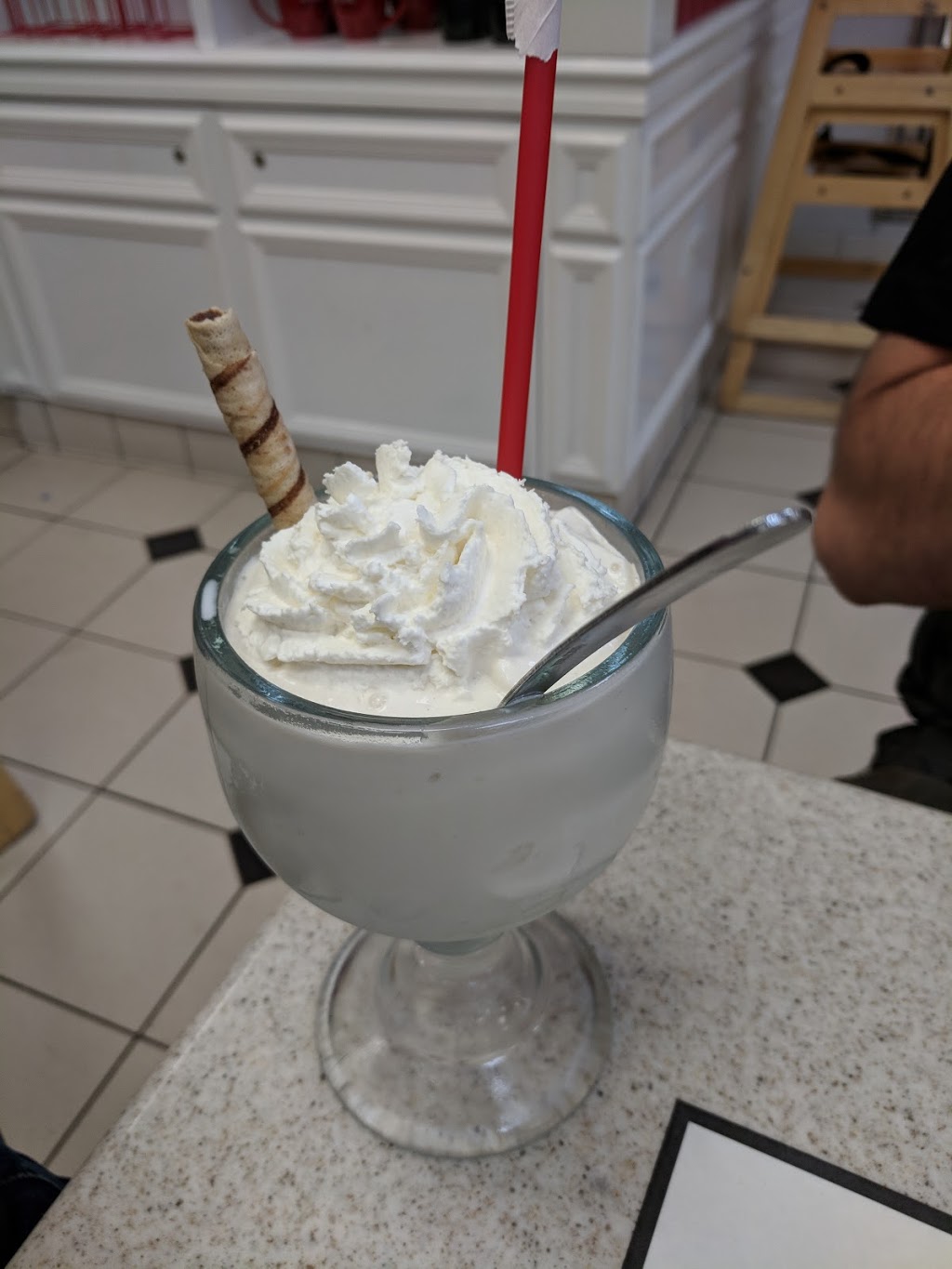 Oberweis Ice Cream and Dairy Store | 925 S, IL-59, Bartlett, IL 60103, USA | Phone: (630) 372-1633