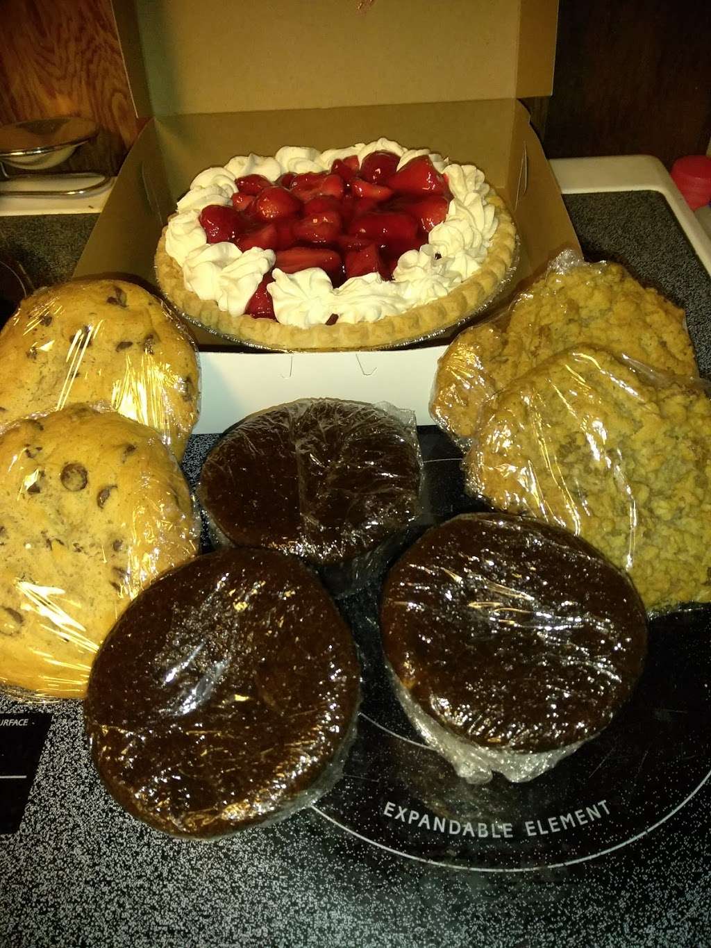 Strawberry House Restaurant and Bakery | 3771 Layfield Rd, Pennsburg, PA 18073, USA | Phone: (215) 679-7701