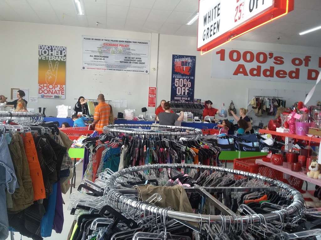 Red Racks Thrift Store | 922 MO-7, Blue Springs, MO 64015, USA | Phone: (816) 874-8812