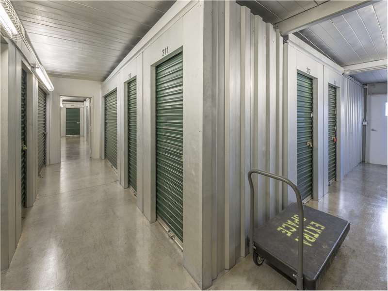 Extra Space Storage | 1108 18th St NE, Hickory, NC 28601, USA | Phone: (828) 324-1414