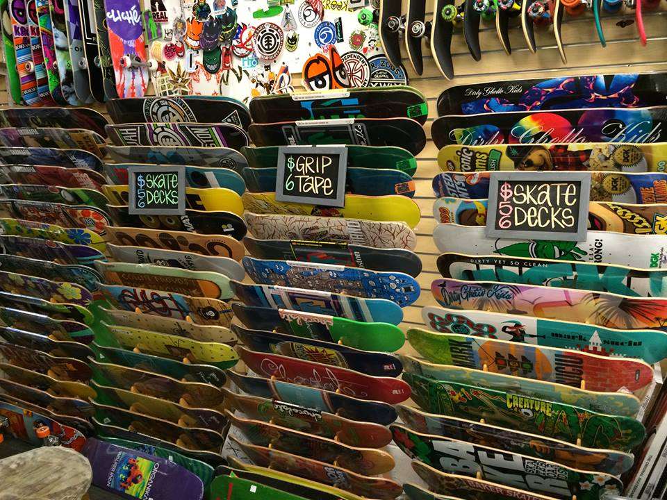 Sierra Moon Surf & Skate | 16 Rehoboth Ave, Rehoboth Beach, DE 19971, USA | Phone: (302) 227-3622