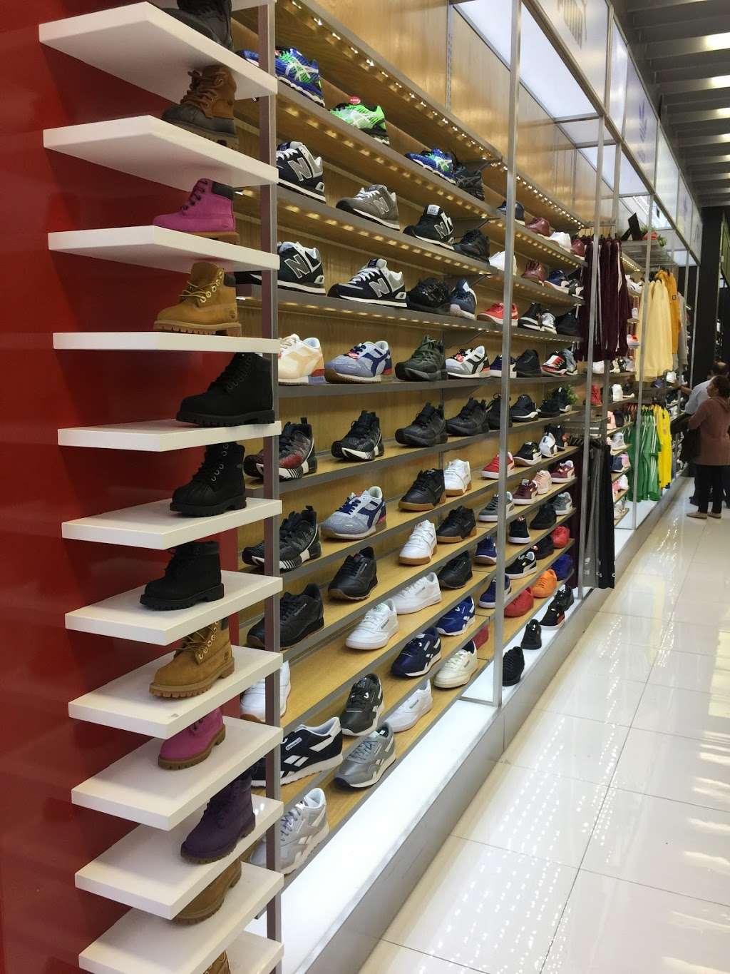 Shoe Palace | 2200 Eastridge Loop #2052, San Jose, CA 95122, USA | Phone: (408) 238-3200