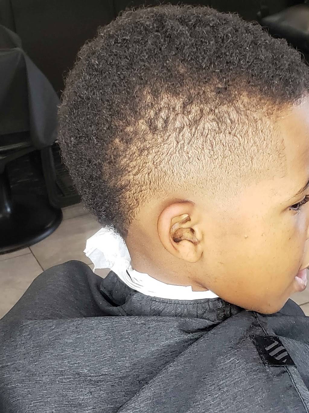 Mos Barbershop | inside Sola Salon 1901, NW Cary Pkwy Suite 105, Morrisville, NC 27560, USA | Phone: (919) 268-0403