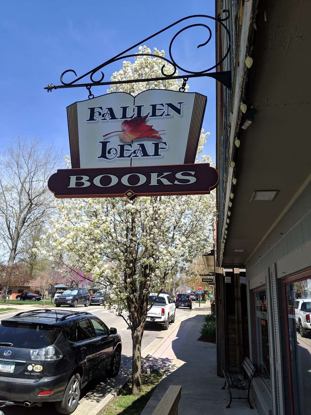 Fallen Leaf Books | 45 S Jefferson St #7055, Nashville, IN 47448 | Phone: (812) 988-0202