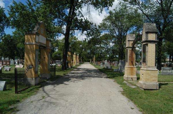 Waldheim Jewish Cemetery | 1400 Desplaines Ave, Forest Park, IL 60130, USA | Phone: (708) 366-4541