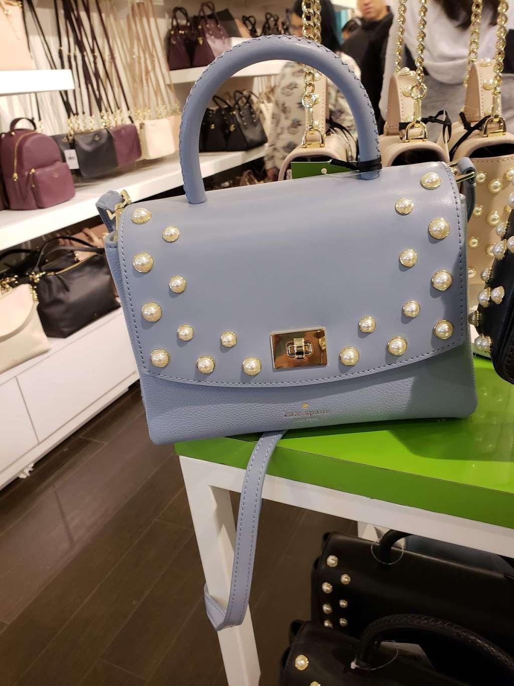 kate spade new york - 1 Outlet Blvd, Wrentham, MA 02093