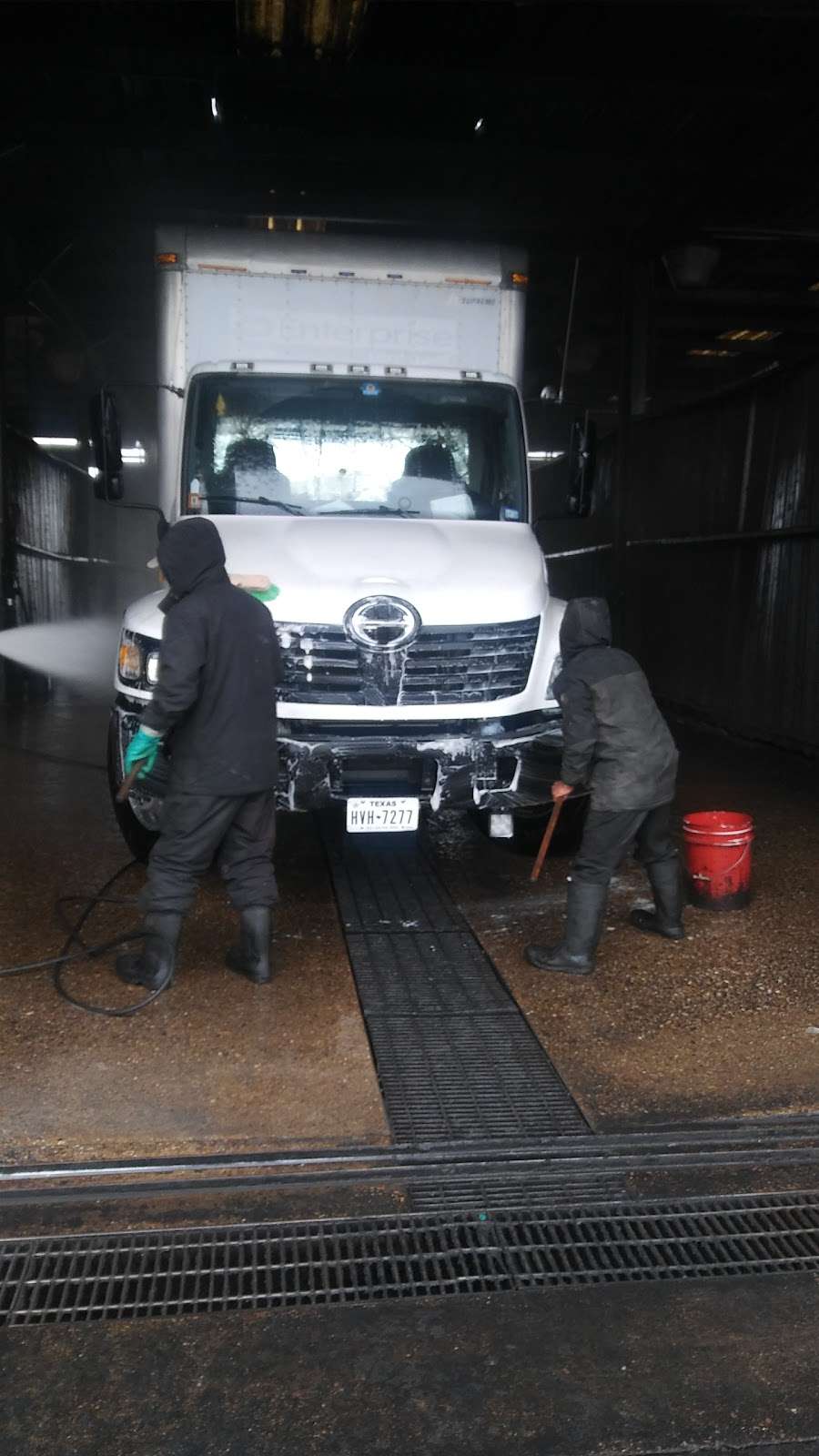 Dallas Super Truck Wash Lube & Tires | 2510 Cherry Valley Blvd, Dallas, TX 75241 | Phone: (972) 224-5522