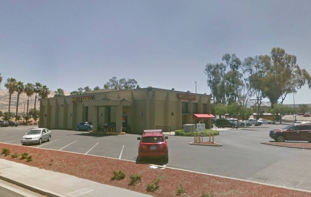 Wells Fargo Bank | 2170 Tully Rd, San Jose, CA 95122, USA | Phone: (408) 998-3714