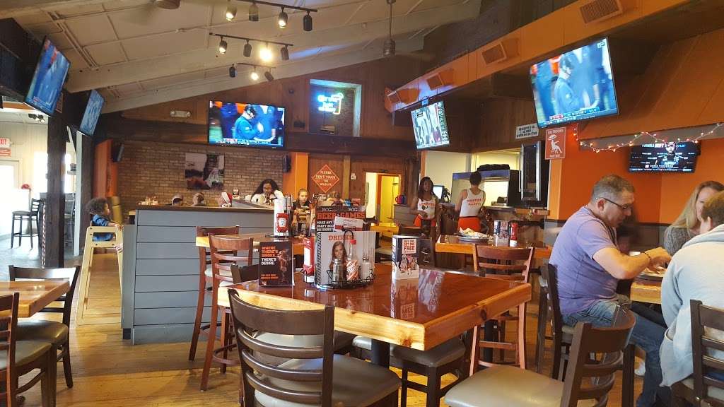 Hooters | 1818 NASA Road 1, Seabrook, TX 77586, USA | Phone: (281) 474-4629