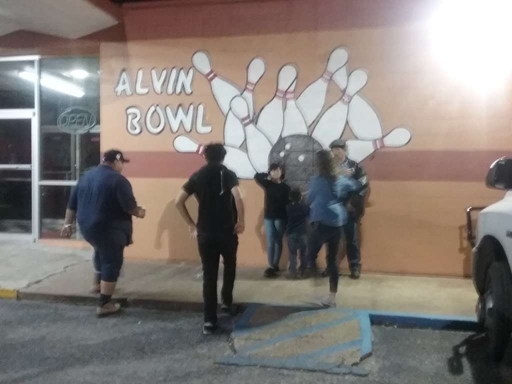 Alvin Bowling Center | 300 Bowling Alley Lane, Alvin, TX 77511 | Phone: (281) 331-4487