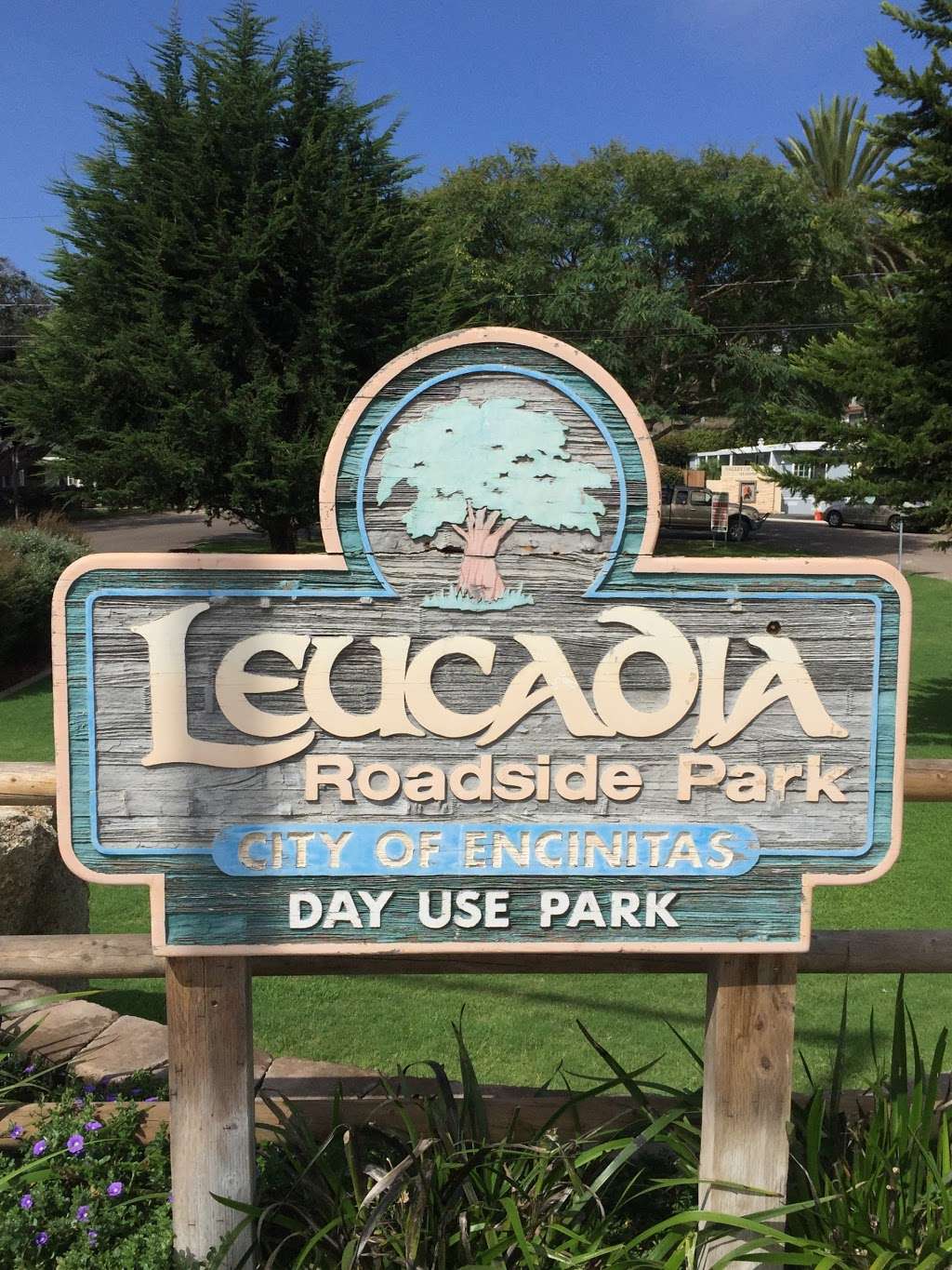 Leucadia Roadside Park | 860 N Coast Hwy 101, Encinitas, CA 92024, USA | Phone: (760) 633-2740