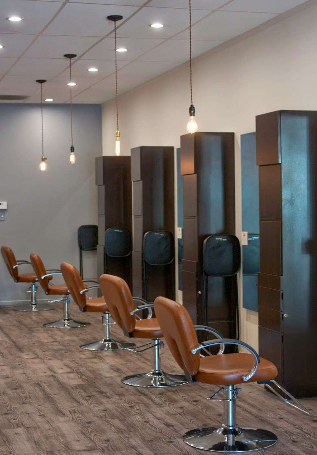 Simone B. Salon | 29020 Agoura Rd, Agoura Hills, CA 91301, USA | Phone: (818) 877-4311