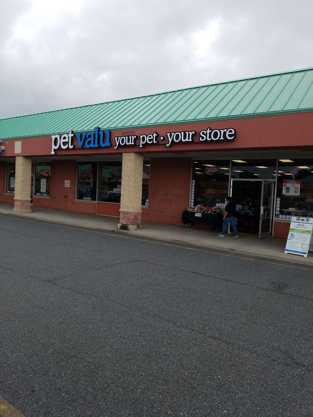 Pet Valu | 604 Plaza Dr, Newark, DE 19702 | Phone: (302) 525-6322