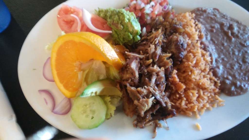 Mar Y Tierra Restaurant | 1118 W San Bernardino Rd, Covina, CA 91722, USA | Phone: (626) 966-8868