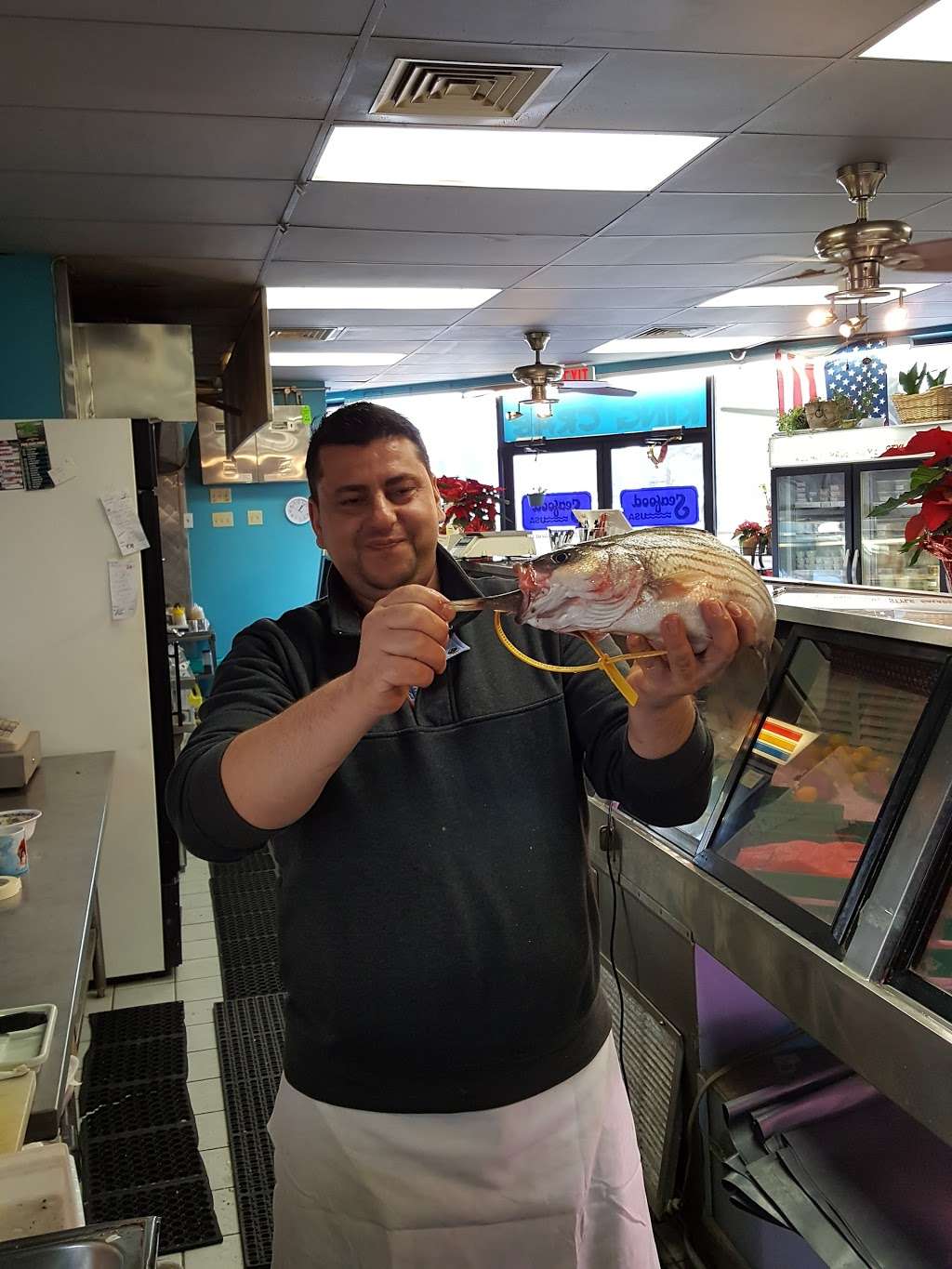 Seafood USA | 330 W Lancaster Ave, Wayne, PA 19087, USA | Phone: (610) 687-2351