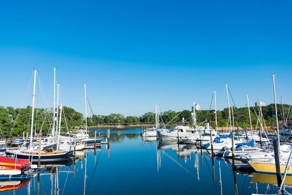 Yacht Haven Marina | A Safe Harbor Marina | 181 Harbor Dr, Stamford, CT 06902, USA | Phone: (203) 359-4500