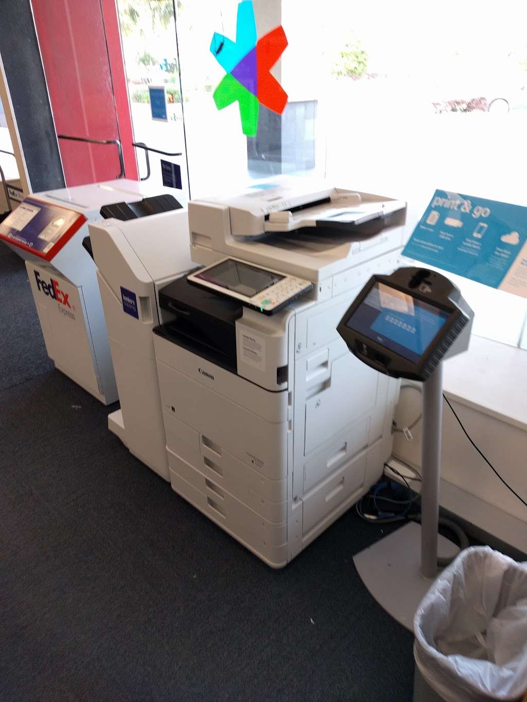 FedEx Office Print & Ship Center | 1703 Post Oak Blvd, Houston, TX 77056, USA | Phone: (713) 439-1113