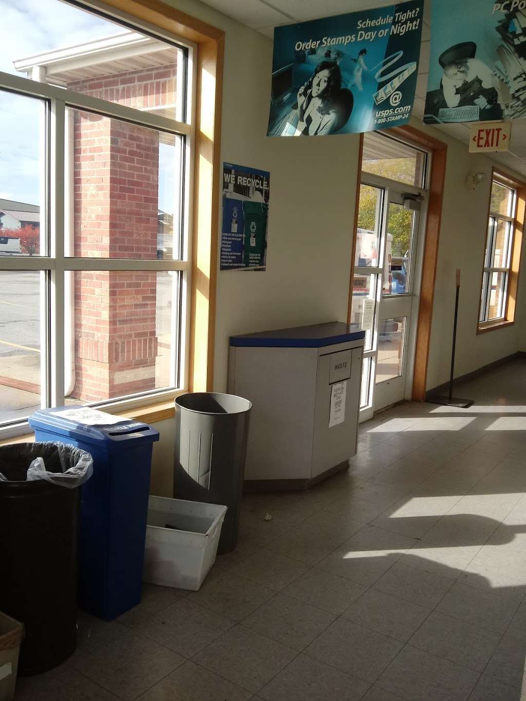 United States Postal Service | 206 Richardson St, Smithville, MO 64089, USA | Phone: (800) 275-8777