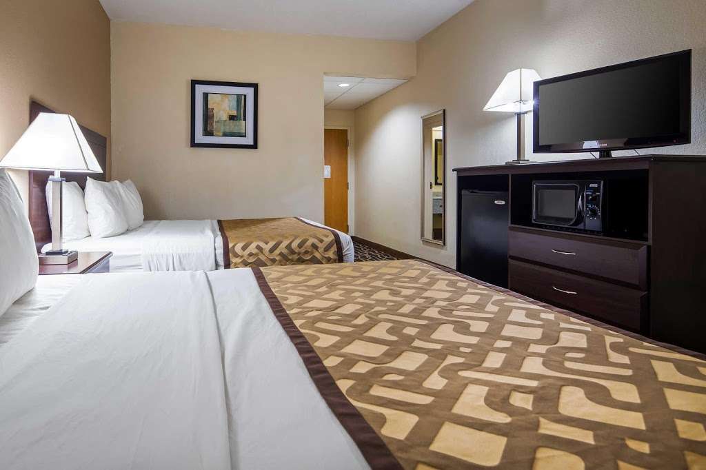 Quality Inn & Suites Southport | 4450 Southport Crossing Dr, Indianapolis, IN 46237 | Phone: (317) 888-5588