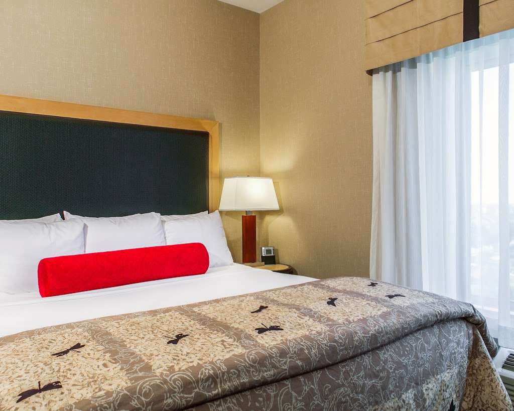 Cambria Hotel Denver International Airport | 16001 E 40th Cir, Aurora, CO 80011 | Phone: (303) 576-9600