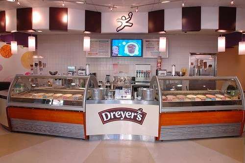 Dreyers Grand Ice Cream | 5925 College Ave, Oakland, CA 94618, USA | Phone: (510) 594-9466