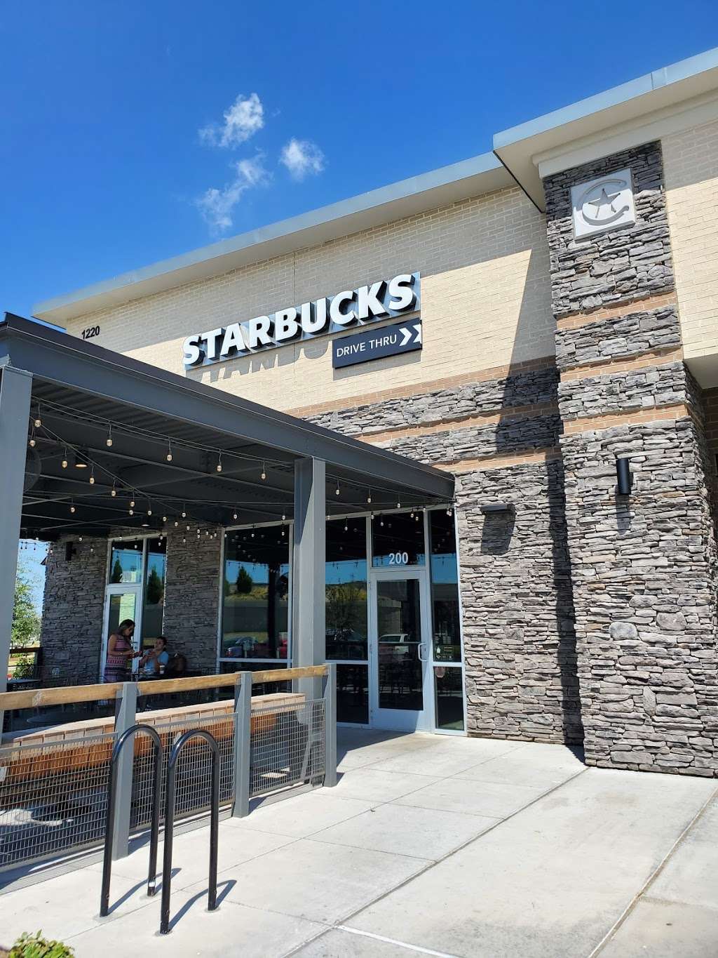 Starbucks | 1220 Arkansas Ln, Grand Prairie, TX 75052, USA | Phone: (817) 915-1680