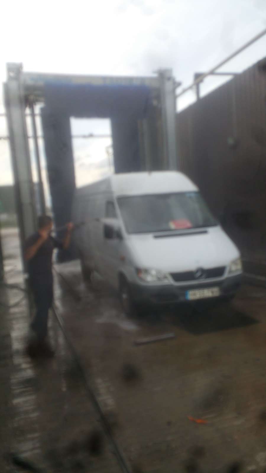 LPW Truckwash | Juliette Way, Purfleet RM15 4YD, UK | Phone: 01708 890816