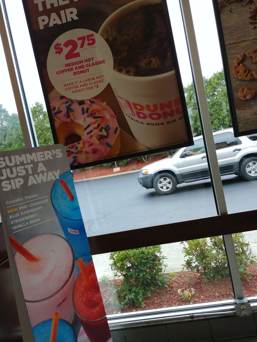 Dunkin Donuts | 336 W Jericho Turnpike, Huntington, NY 11743, USA | Phone: (631) 424-5451