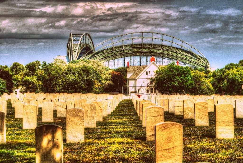 Wood National Cemetery | 1301, 5000 W National Ave, Milwaukee, WI 53295, USA | Phone: (414) 382-5300