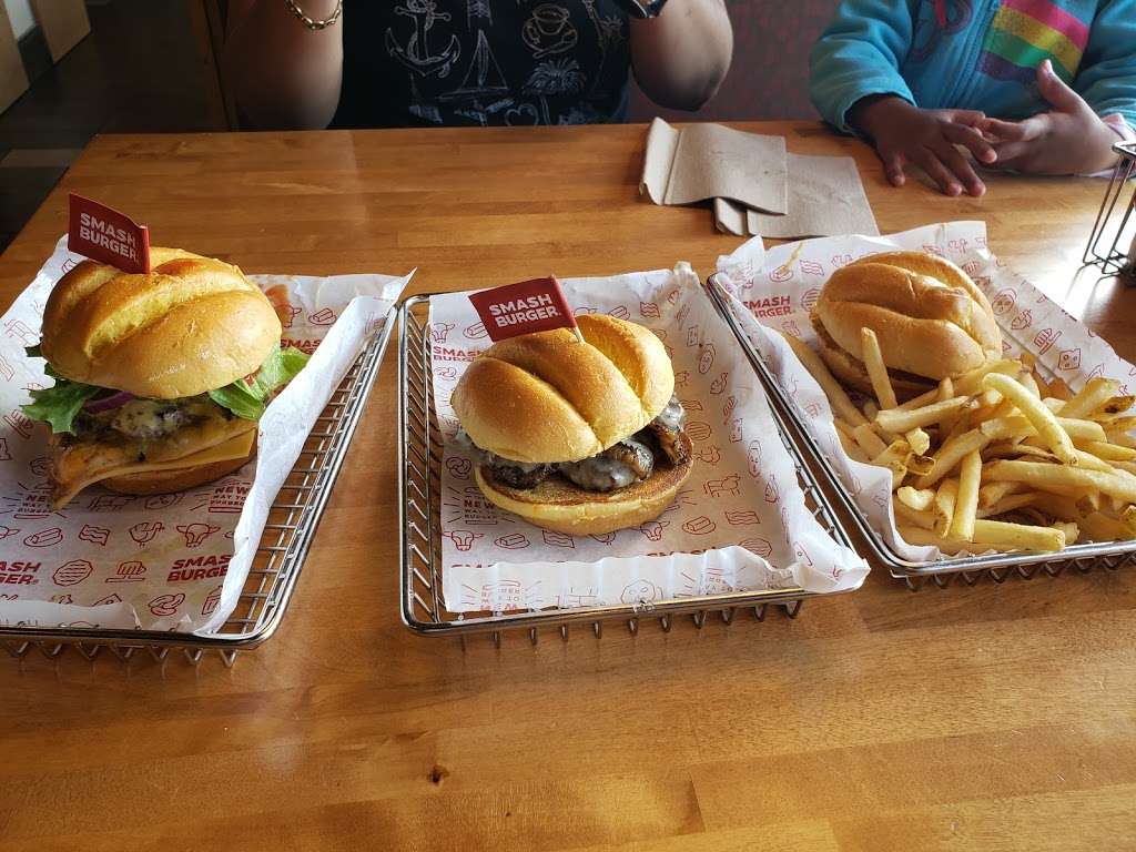 Smashburger | 4318 Amboy Rd, Staten Island, NY 10312, USA | Phone: (347) 562-4362