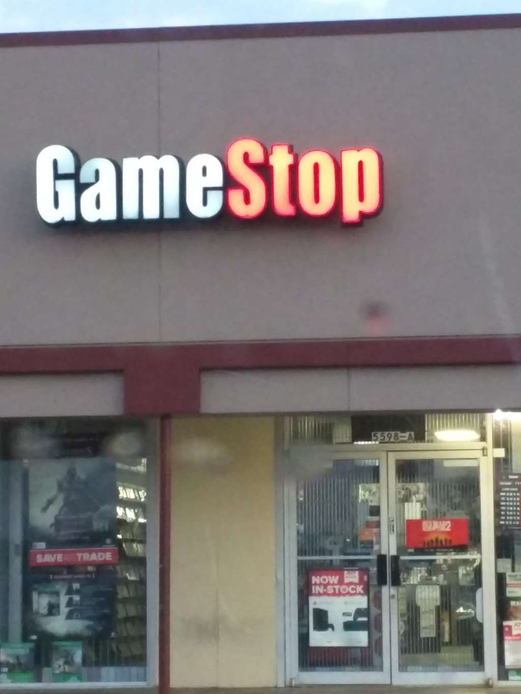 GameStop | 5598 North Fwy A, Houston, TX 77076, USA | Phone: (713) 697-7450